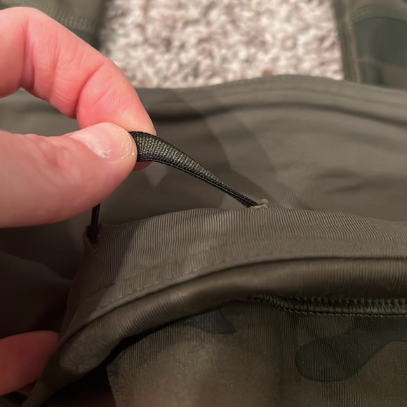 Lululemon Cropped Camouflage Like New Mid Rise Leggings - Picture 9 of 10